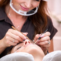 Máscara Sanitária Transparente com Proteção Anti-Embaciamento